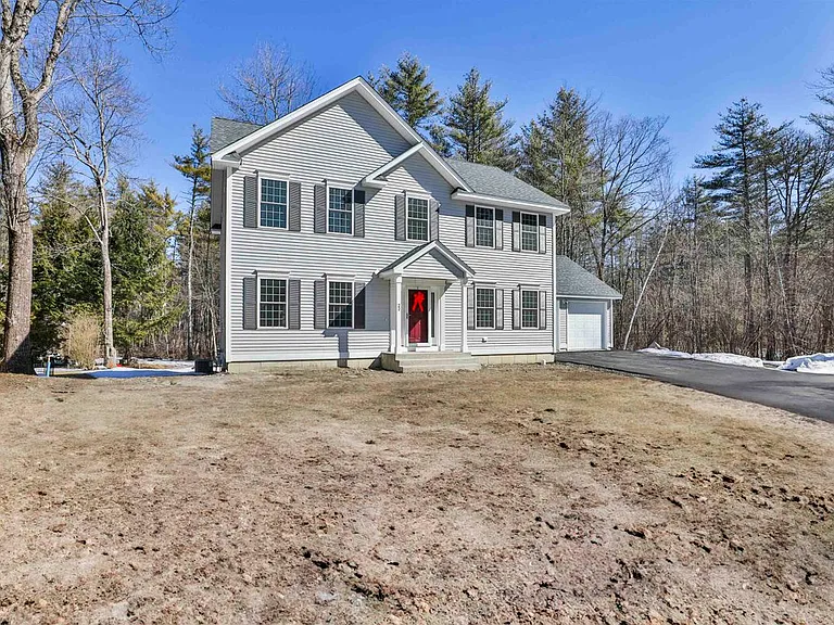 22 Reeds Ferry Way — Photo 3