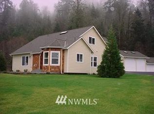 27 E Trails Rd, Belfair, WA 98528