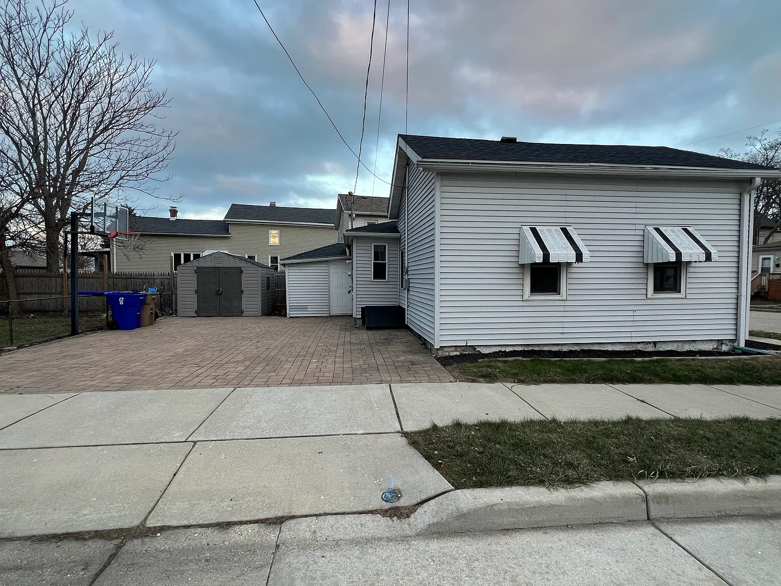 322 59th Pl — Photo 3