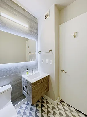 Rented by Compass | media 33