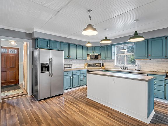 3rd image of 352 W Park St