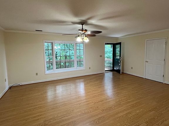 4th image of 193 Edgewood Ridge Rd