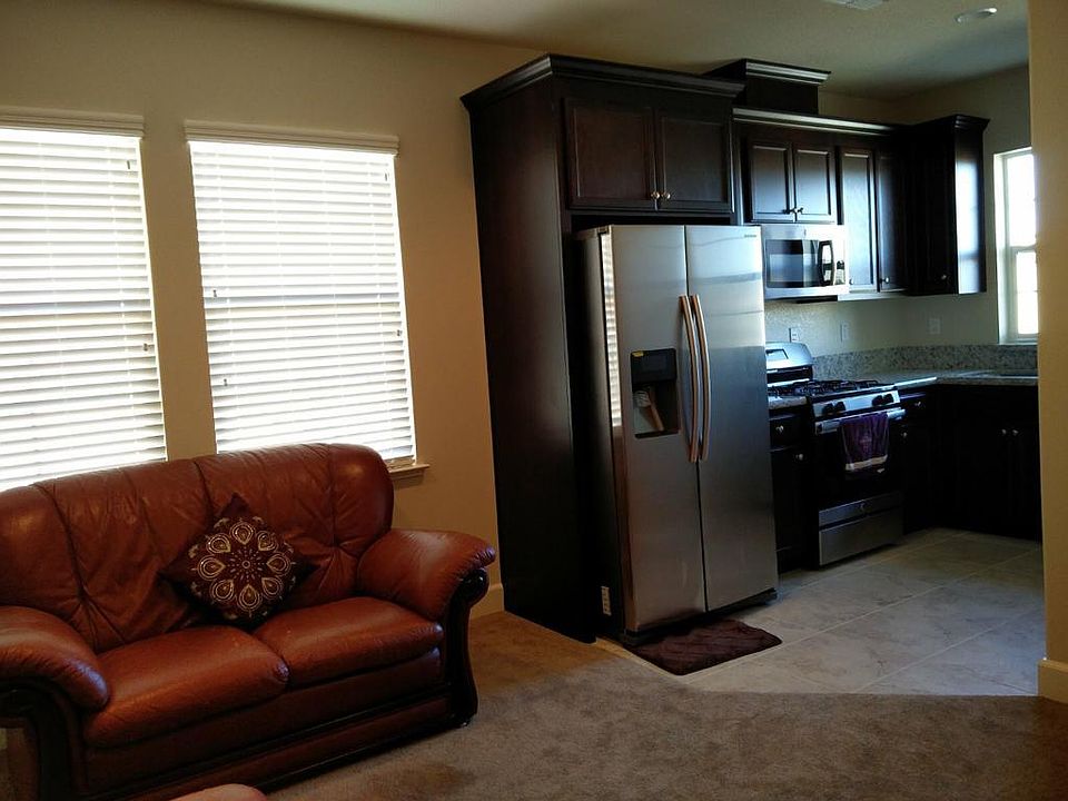 1st image of 656 N Plumas Dr #656