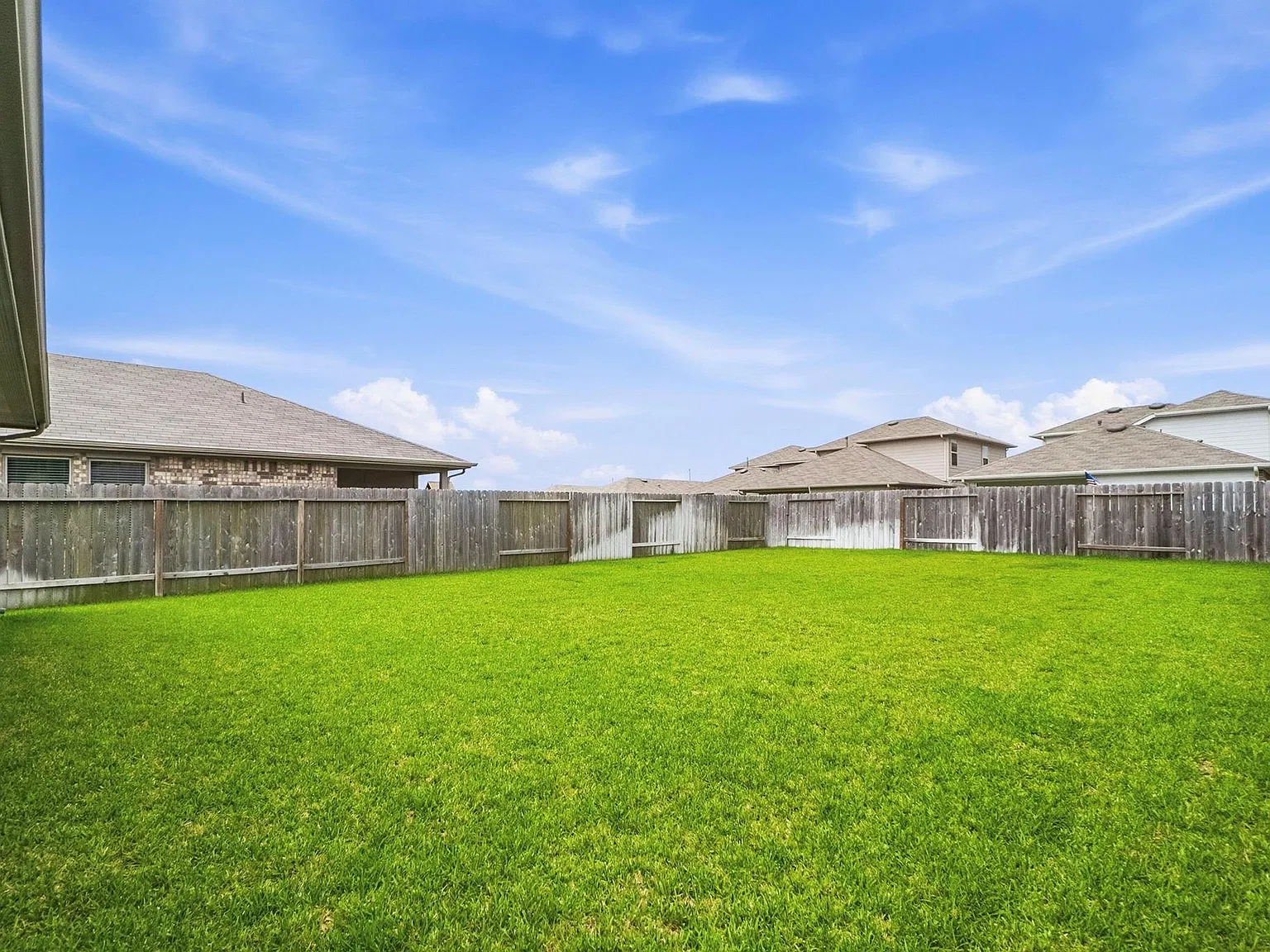 3 bed, 2.0 bath, 1535 sqft, $1,800 — Photo 2