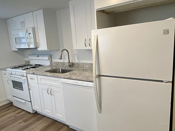 5th image of 5857 W Byron St #G
