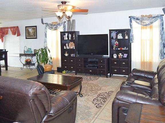 5th image of 1406 Fox Creek Dr