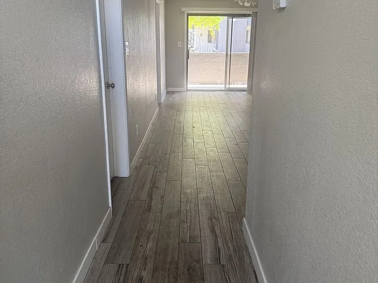 1215 E Lemon St #105 — Photo 14