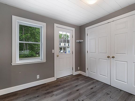 3rd image of 60 Chapel St