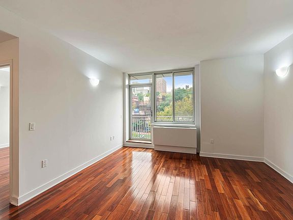 3rd image of 454 Manhattan Ave APT 6Q