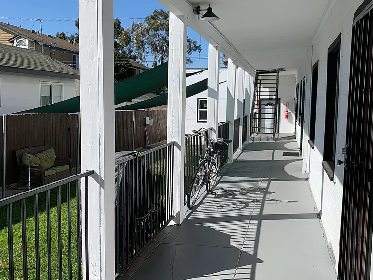 1519 Obispo Ave #18 — Photo 9