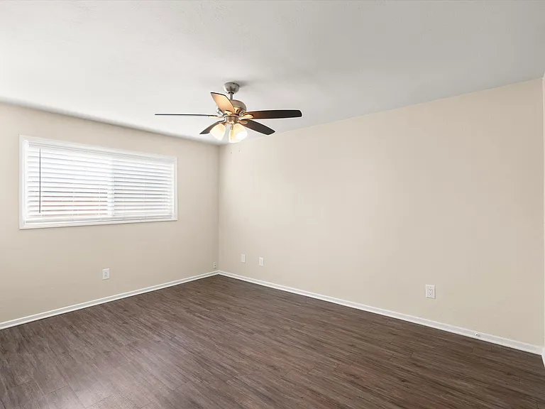 Melrose Manor Apartments - Riverside, CA — Photo 79