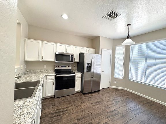 5th image of 4265 E Dublin St