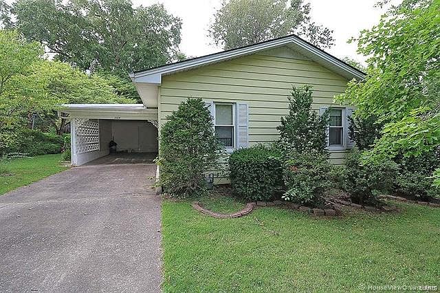 1st image of 2618 Gardenia Ln