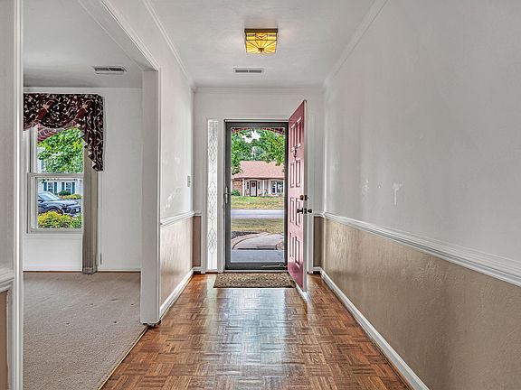 5th image of 1677 Kingsmill Dr