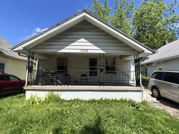 1258 E Division St, Decatur, IL 62526