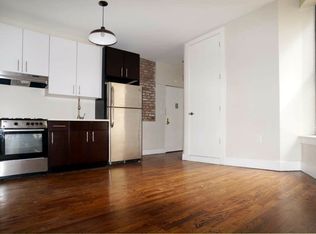 374 S 5th St #9R, Brooklyn, NY 11211