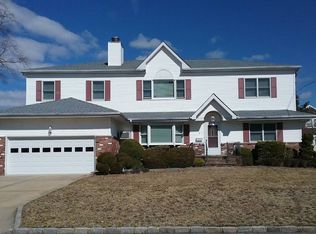 9 Bellaire Rd, Massapequa, NY 11758