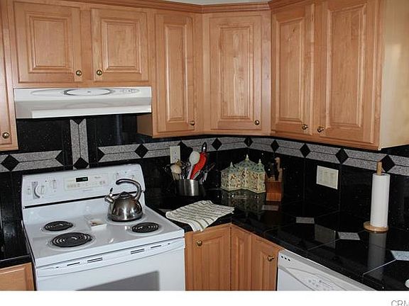 3rd image of 31 Briarwood Ln #72