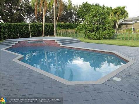 4th image of 11023 NW 54th Ct
