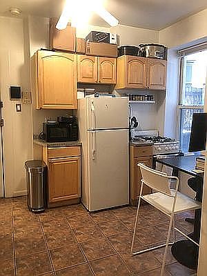 4th image of 259 W 4th St #1