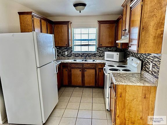 3rd image of 1365 Squaw Valley Dr