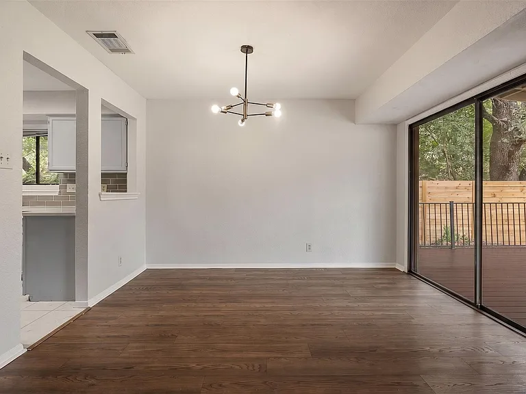 8905 Bridgewood Trl — Photo 10