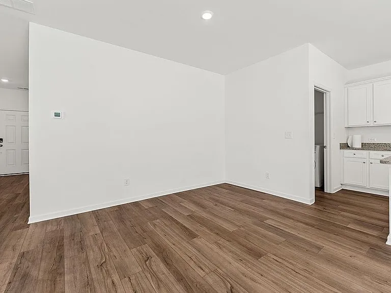 103 Dewitt Dr — Photo 11