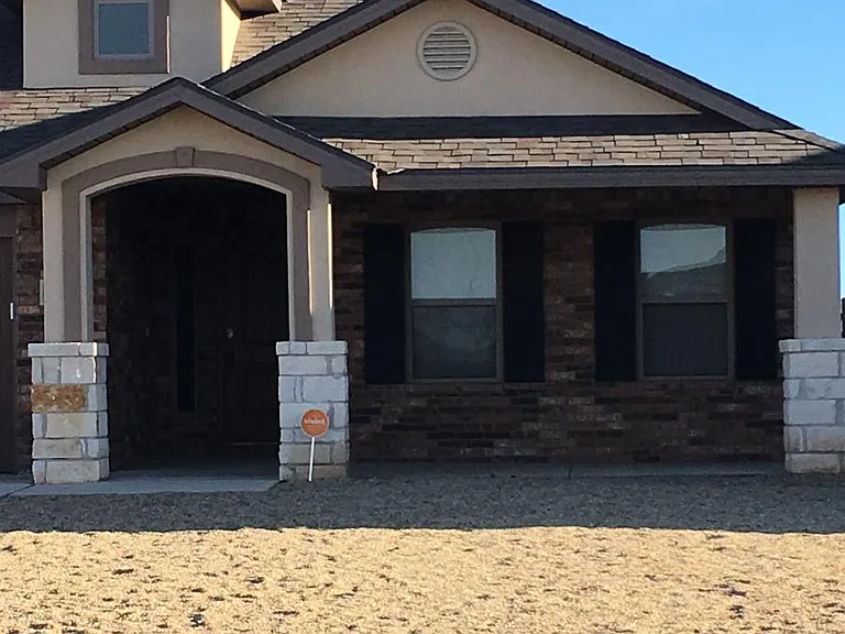 fabulous Legend's Park beauty with low maintenance front yard!