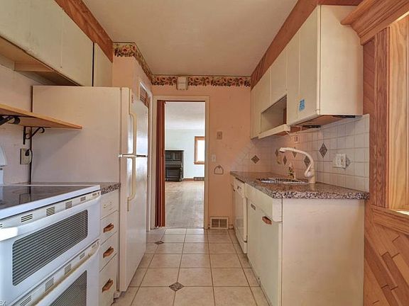 2nd image of 607 Glen Park Dr