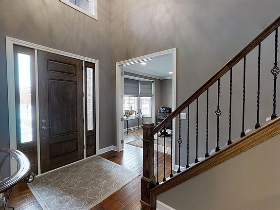 3rd image of 21051 Richmond Dr