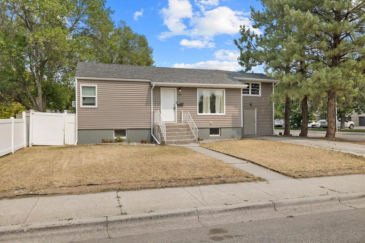 5 bed, 1805 sqft, $2,350 — Photo 1