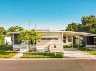 10118 N LAKE DRIVE #30, LARGO, FL 33773