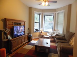 2431 W Gunnison St, Chicago, IL 60625
