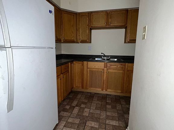 5th image of 7530 S Saginaw Ave APT 2C