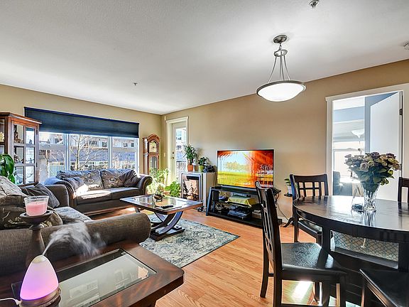5th image of 415 E Columbia St #304