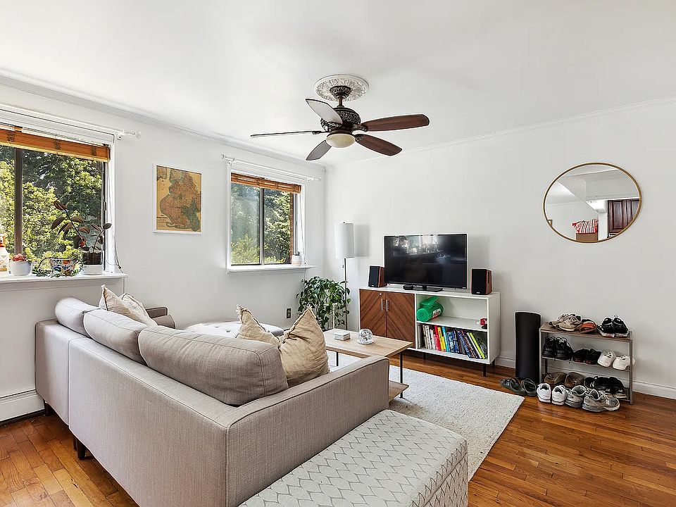 1st image of 468 17th St #B2