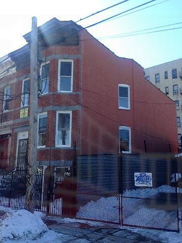 2nd image of 919 Bryant Ave