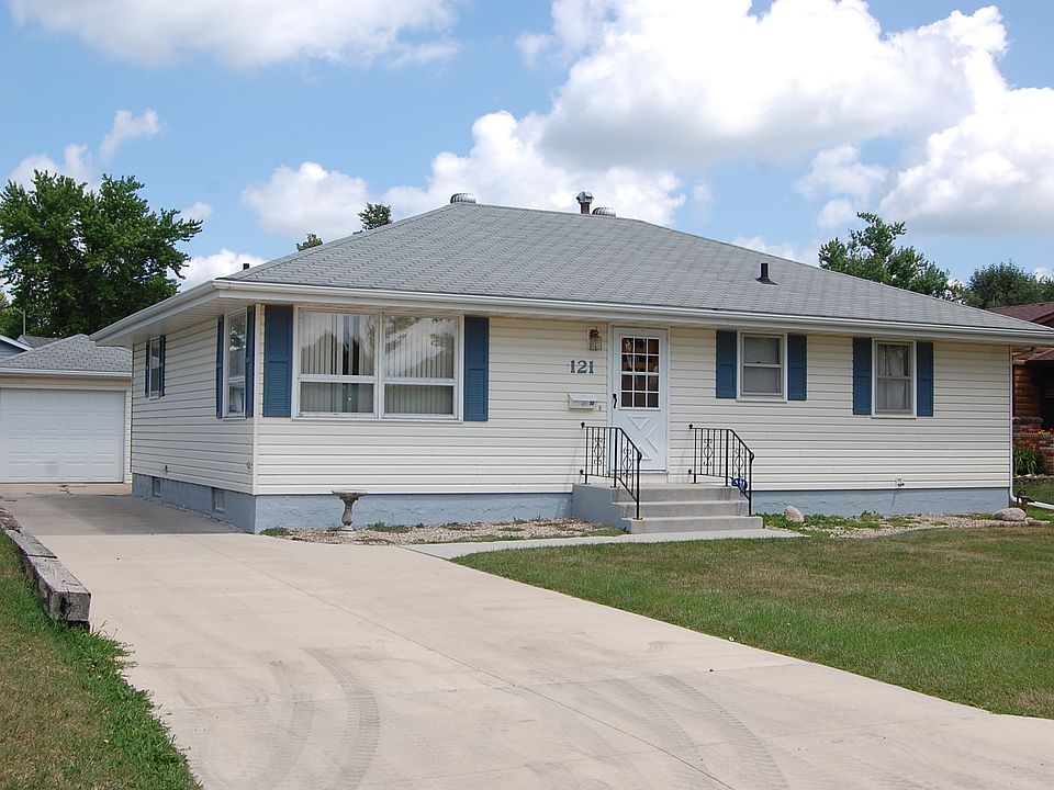 1st image of 121 Hagge St