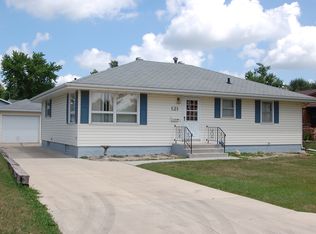 121 Hagge St, Worthington, MN 56187
