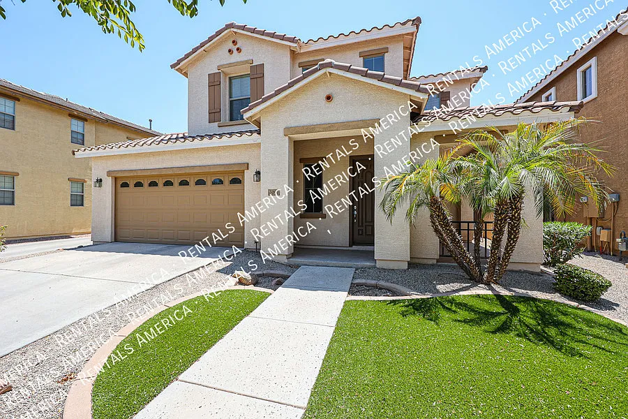 Beautiful Home in Lyons Gate — Photo 3
