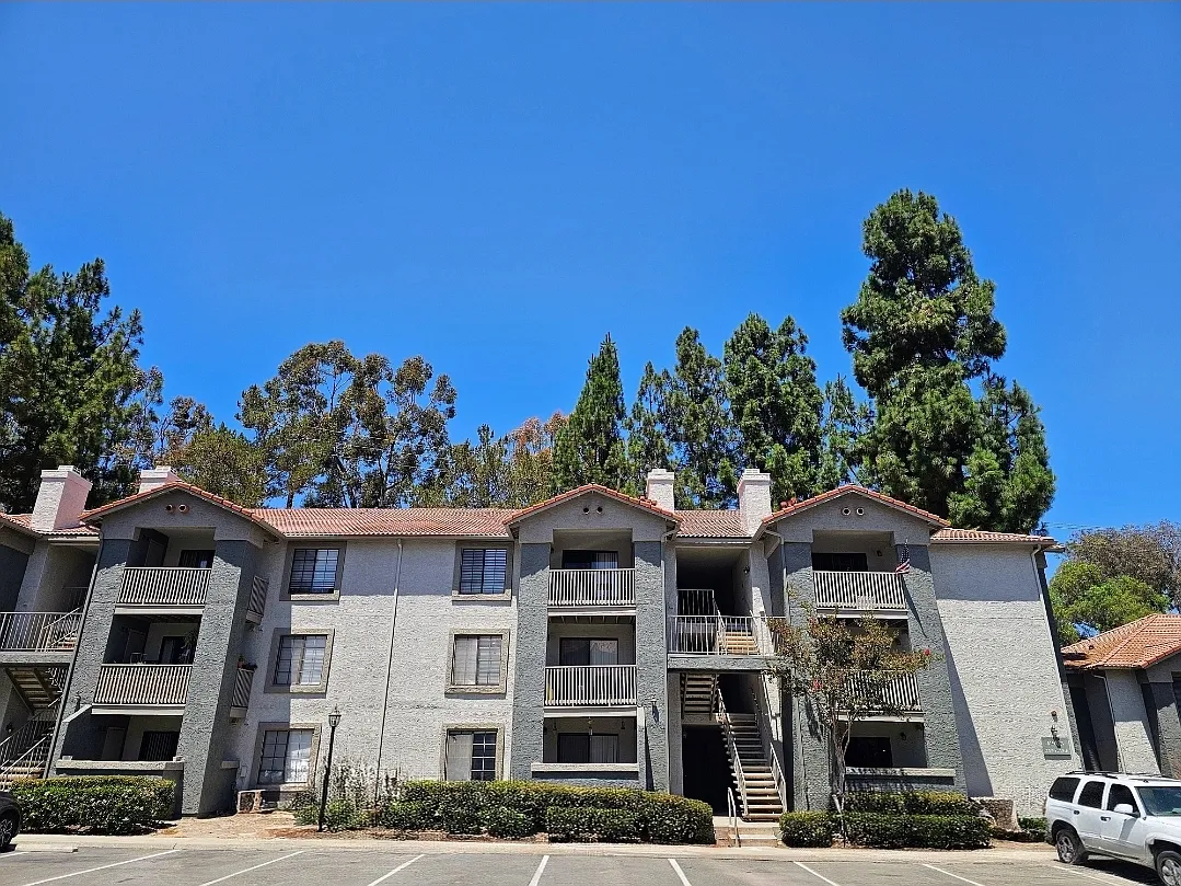 1 bed, 704 sqft, $2,600 — Photo 1