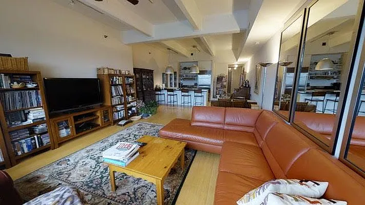 Sold by Luxe Group | media 19