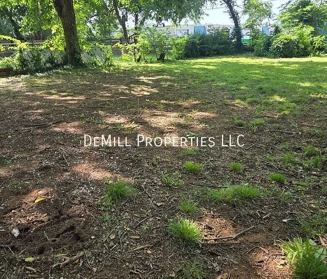 1740 W Olive St — Photo 16