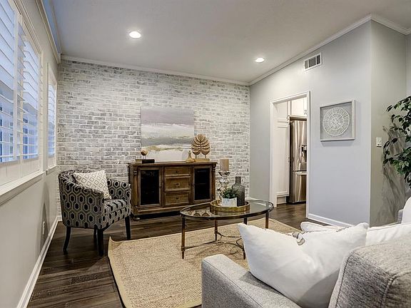 4th image of 6022 Woodbrook Ln
