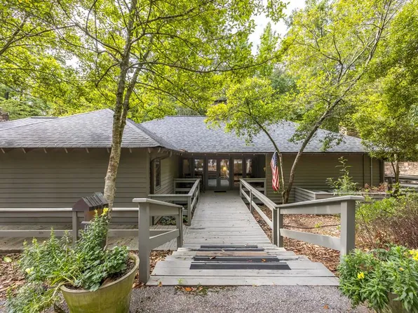 1151 Falls Creek Ln, Pine Mountain, GA 31822