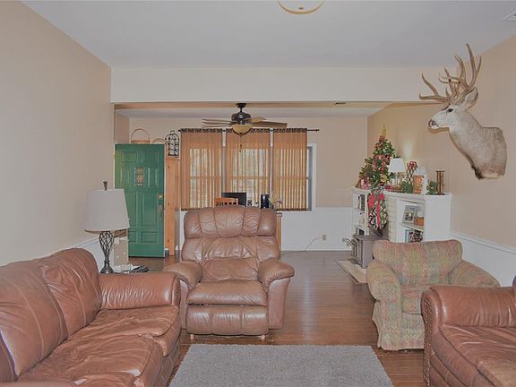 4th image of 1501 S China St