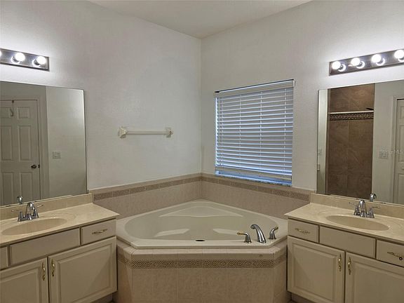 5th image of 518 Fern Lake Dr