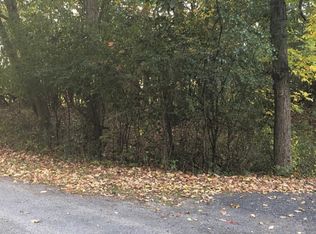 75 Market Ln, Coxsackie, NY 12051