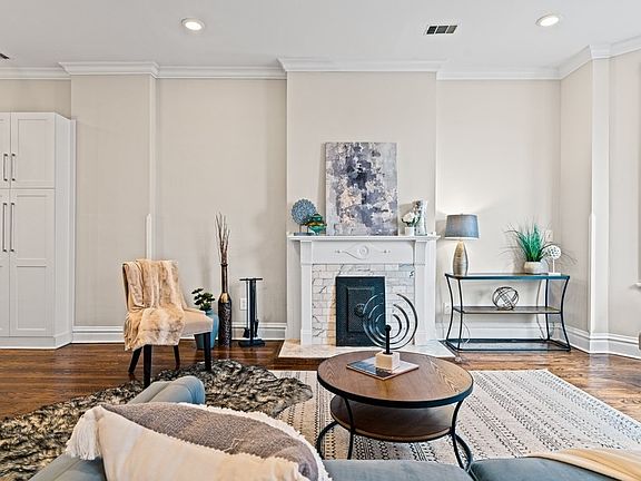 3rd image of 1166 W Armitage Ave APT 2E