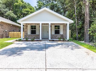 454 Reeves St, Niceville, FL 32578